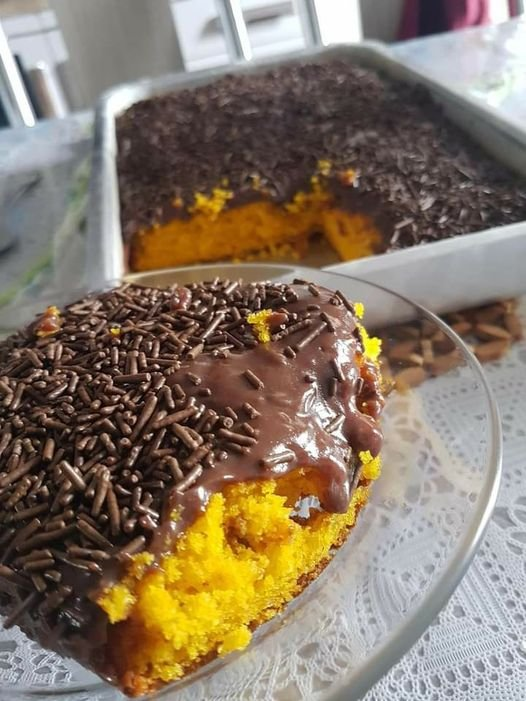 Bolo de Cenoura com Cobertura de Chocolate