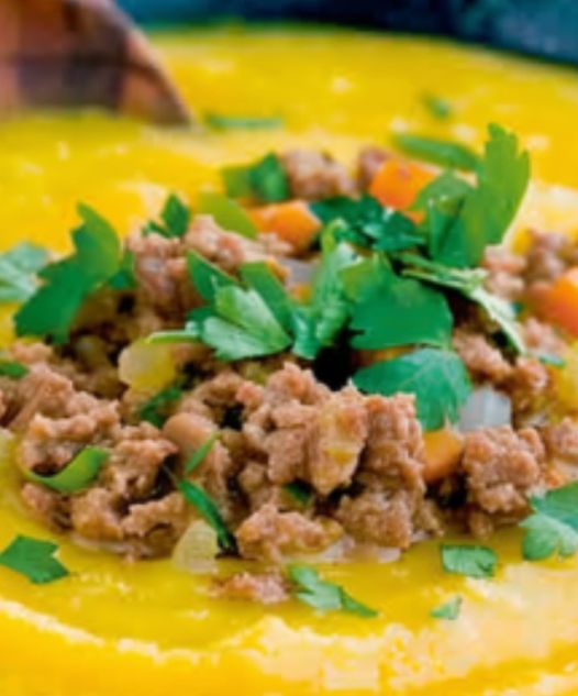 Sopa de mandioca e carne moída